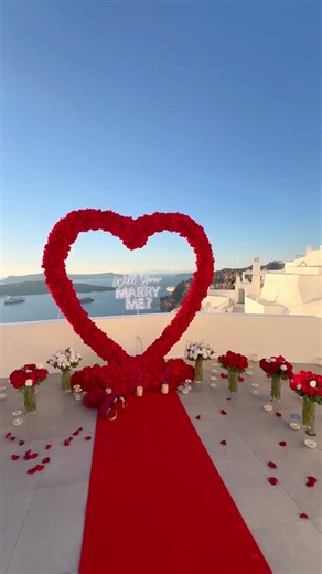 Magical Proposals in Santorini: Your Dream Engagement