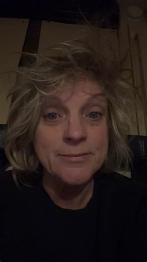 Good morning from Reidsville, North Carolina! Join us tonight and bring a brush for this hair! 😂 #rhondavincent #Reidsville #NC #bluegrass | Rhonda Vincent