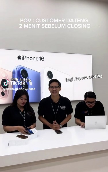 Kunjungi Hello Store di Living World Grand Wisata