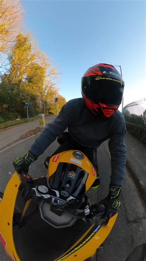 Exploring the 125cc Aprilia RS 4125 Motorcycle