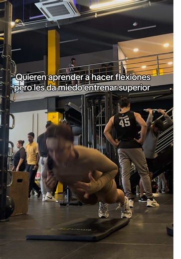 Niñas!! Esto es un recordatorio para que entrenen superior! Les ayudará a tener más fuerza, ponerse más lindas y sacar más flexiones!!! #gym #gymgirl #girl #calisthenics #pushups