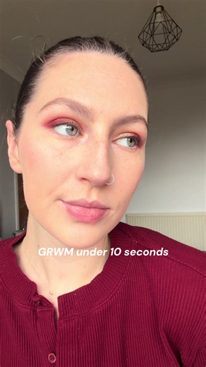 GRWM under 10 seconds ✨ I saw this really cool transition from @BEAUTY BAY and I had to try it!! Of course using my Earthy Beauty Bay Eyeshadow Pallete 🤩 #grwm #grwmmakeup #transitiontutorial #makeup #makeuptransition