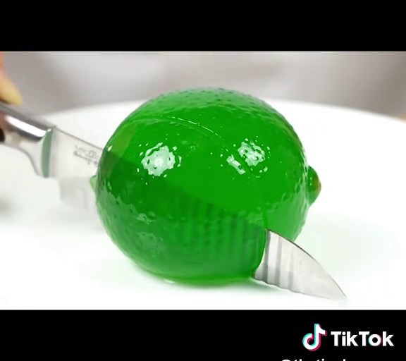 Relaxing Sounds of Short Serrated Saws on Glossy Rind