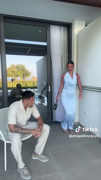 Boyfriend Rates My Holiday Outfits: A Fun Review