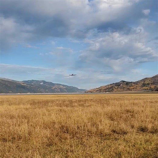 stuff 🤠🤙🤙 #wyoming #Daher #BLMland #960 #landing #mountains #TBM #SOCATA | BareSky