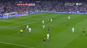 Gol de Messi al Real Madrid en 2010