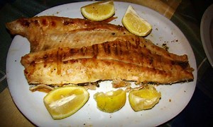 Dorado a la parrilla - Habemus Asado | El Ritual de la Parrilla, el Disco y la Cruz