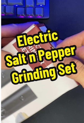 If you’ve ever wanted to own an electric salt and pepper grinder now is your chance! LOW STOCK!!! #Salt #Pepper #Seasoning #TikTokShopBlackFriday #TikTokShopCreatorPicks