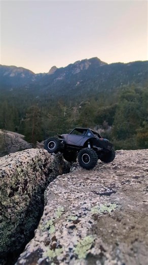 Terra Bug at Tahquitz Chasm Traverse #scalecrawler #redcat #ascent32 #kingofthehammers #idyllwildrc