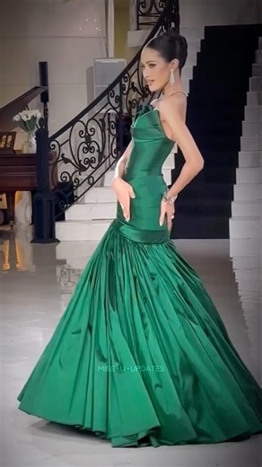 WATCH ✨ Miss Universe Thailand 2024 “First Gate To The Universe” Gala concluded and the winner of the first event was Miss Universe Bangkok @suchaaata 👑 She was chosen as the “Queen of MUT Gala” after this flawless performance 😍 Can she win the whole thing on July 14 and become Thailand’s representative for the 73rd Miss Universe competition? 🇹🇭✨ 🎥: @ministry_of_beauty_pageant @_wworam_63 REPOST: @missuupdates #missuniverse #missuniverso #missthailand #missuniversethailand #theqrownphilippi
