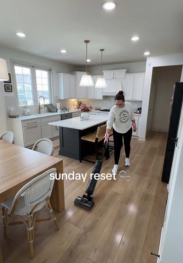 TikTok is back baby!! I had just enough time to clean and reset the whole house while it was gone. Here for your extra long sunday reset cleaning motivation! #sundayreset #cleaningmotivation #cleanwithme #cleaning #houseinspo #deepcleaning #asmrcleaning #satisfyingclean #reset