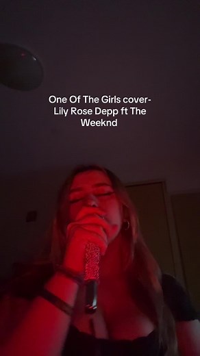 One Of The Girls cover-Lily Rose Depp ft The Weeknd (audio from @ege ☆ my tv was also on mute lol) #singing #cover #aspiringsinger #upcomingartist #lilyrossdepp #theweeknd #oneofthegirls