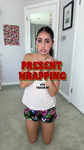 Wrap presents with me 🎁 #fyp #wrappinggifts #christmas | wrapping christmas presents