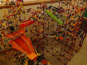 Protagonism - KNEX Ball Machine