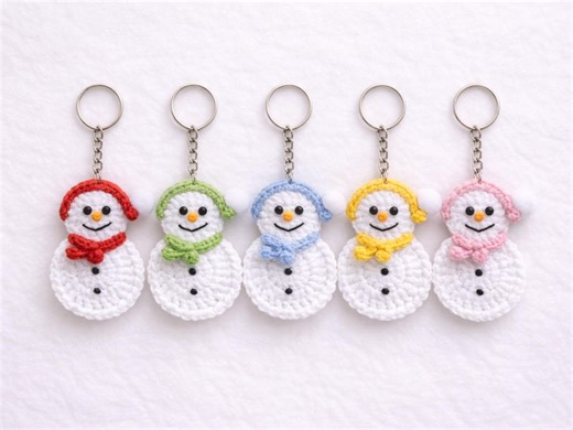 Snowman Keychain, Crochet Amigurumi Keychain, Handmade Cute Winter Keychain, Kawaii Yarn Keychain, Gift for Kids, Stocking Stuffer - Etsy