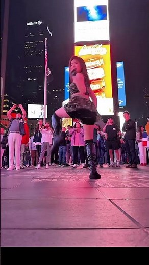 Times Square Live: People Impressed!🗽 #newyork #timesquarelive #viralshorts