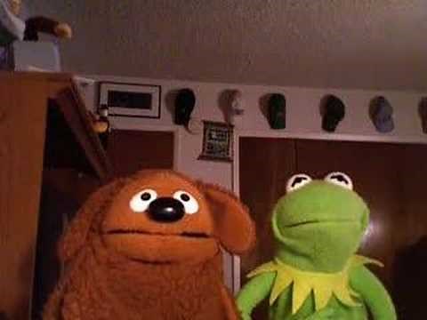 ADAM RAY: Kermit Shows Rowlf the Dog "2 Girls One Cup"