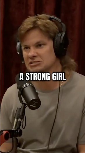 Theo Von Describes His Type 🤣