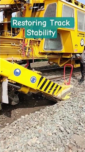 Pure Engineering🚉BCM Throwing Clean Ballast #railwaywork #rrb #train #trainvideo #indianrailways #yt