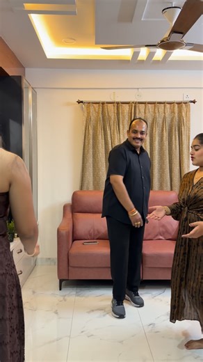 Sai Snigdha on Instagram: "Couldn’t miss this song 😎🤎 #family #botanypatamundi #nagarjuna #shivamovie #viralvideos"