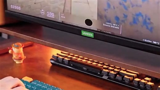 即插即用的USB蓝牙适配器 ，插上它台式电脑也能连蓝牙设备了，支持五台设备同时连接。蓝牙适配器