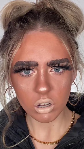 How to be a REAL chav #chavmakeup #britain | Makeup