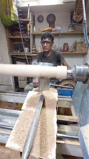VIRAL CNC Woodturning: 1.5m Block Turned Into a Perfect Chair/Table Leg in Minutes!