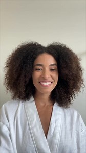 [METAL DETOX CREAM] Agora, a linha Metal Detox ficou ainda melhor com o novo Leave-In em Creme de alta proteção! 🤩 Confira os benefícios: 👉 Hidratação e nutrição intensa - 72h de hidratação e nutrição. 👉 Controle do frizz - 72h de efeito antifrizz. 👉 Proteção térmica (230º) e filtro UV. 👉 Maciez duradoura - 72h de maciez. 👉 Disciplina - 83% mais definição/disciplina. 👉 Leveza. 👉 Fragrância marcante. #HairLovers & #HairPros: O já queridinho da @todecrespa, Metal Detox Cream conta com Glic