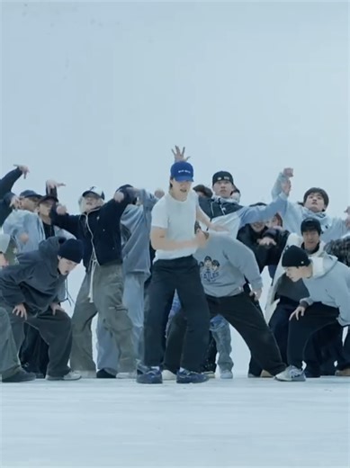 EXO’s Back It Up Dance Practice for MMA 2025