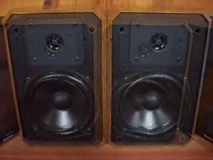 Boston Acoustics HD5 Bookshelf Speakers