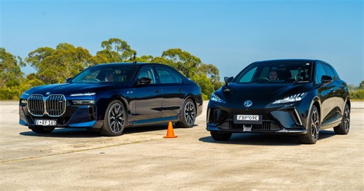 MG 4 XPower v BMW i7 M70 drag race! Bargain hot hatch battles super sedan