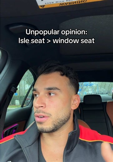 Choosing Your Go-To Plane Seat: Isle vs. Window