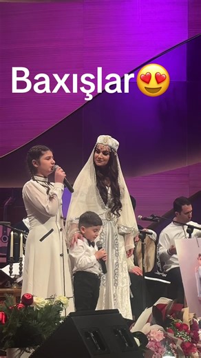 Dünya Bacımla duetim 🎤 Baxışlar 🥰😍🤗😘 @Dünya_Teymurzadə_official🎤 Çox sağ olun dəyərli müəlliməmiz Bəyimxanım Vəliyeva @Beyimxanim Veliyeva #keşfetteyizzz #keşfet #keşfetbeniöneçıkar #muğam #kəşfetazərbaycan