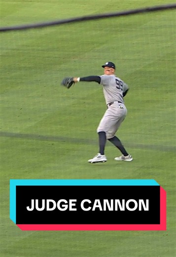 Aaron Judge with a perfect throw to end the inning! 😳 #mlb #baseball #yankees #aaronjudge