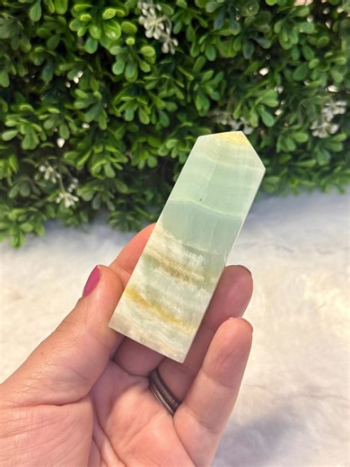 Pistachio Calcite Point | Pistachio Calcite | Pistachio Calcite Crystal | Pistachio Calcite Carving - Etsy