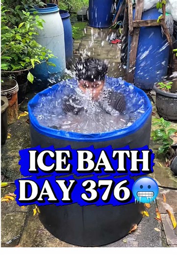 ICE BATH day 376 🧊🥶#motivation #discipline #icebath #recovery #olahraga