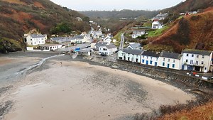 How Does the Canon TS-E 17mm f/4L Tilt-Shift Lens Hold Up After a Decade?