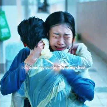 The tsunami is coming—I must protect my son! #shorts #movie #film #movierecap #zmj51226jh