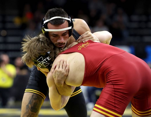 No. 4 Iowa stops No. 8 Iowa State 18-14 in Cy-Hawk wrestling rivalry dual
