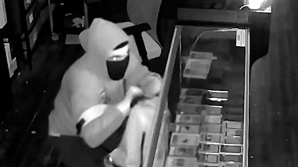 Einbruch in New Bedford: Seltene Pokémon-Karten im Wert von mehr als 100.000 Euro entwendet