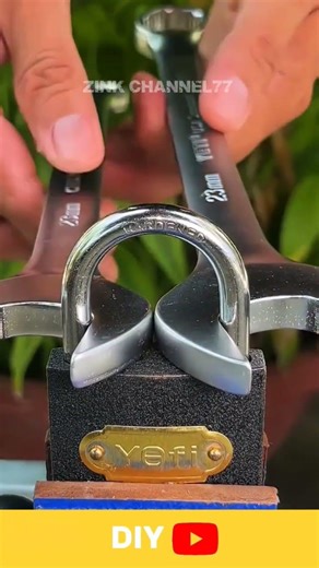 How thieves open padlocks#shorts #viral #creativity #tipsandtricks #zinkchannel77 #diy