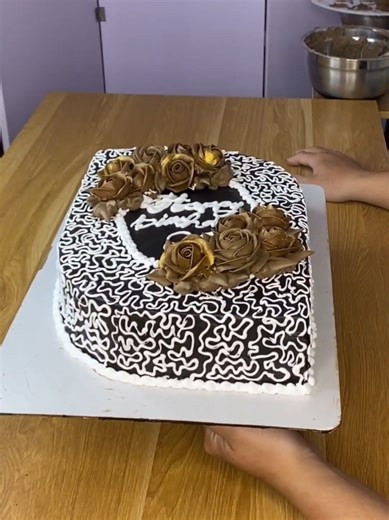 Fit for a Princess: The Perfect Elegant Cake