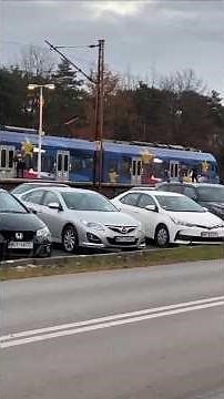 Nowy pociąg SKM w euroejskich barwach 🚂⭐🇪🇺🇵🇱 dziś kurował na trasie Otwock - Józefów - Warszawa