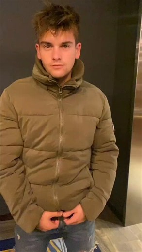 RT @xlazyleonx: Open the comments…it’s worth it