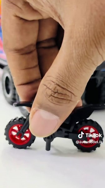 1:24 Ford Raptor F150 6*6 Metal Model Car - In Stock at Automodel.lk