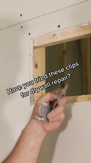 #drywallrepair #drywalllife #diy #wallrepair #mikeholmes #diyjobs