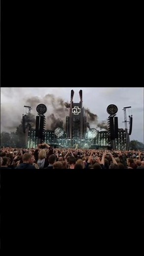 Rammstein – Ausländer#rammstein#песня#музыка#рокжив#роктема#рок#rock#легенда