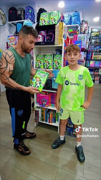 Que mejor LIBRO para regalar en este DIA DEL LIBRO que mi libro ABRIMOS LIBRO? disponible en @LANIGÓ en AMAZON en y en todas las librerías #abrimossobre #nitoflamen #libro