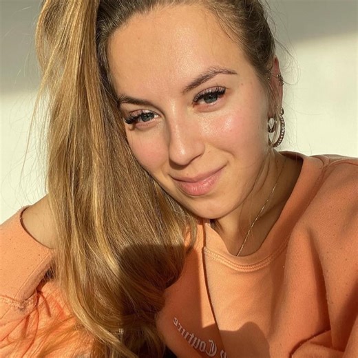 Wanna check?🫦👄💋 | Patricia Castillo