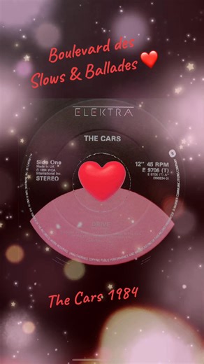 🇫🇷 La petite histoire du Slow culte New Wave le single : Drive (1984) du groupe The Cars; Label : Elektra Records, Album : Heartbeat City Composition : Ric Ocasek Production : Robert John Lange & The Cars Mastering : Sterling Sound; Sorti en 1984, Drive est sans doute le slow le plus emblématique de la New Wave américaine. À contre-courant des singles ultra-synthétiques et uptempo de Heartbeat City, ce titre dévoile une facette plus fragile et introspective de The Cars. Fait marquant : Ric Oca